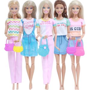 Poppenkleertjes - Geschikt voor Barbie - Set van 5 outfits en 5 handtassen - Kleding voor modepoppen - Jurk, broek, rok, shirt - Cadeauverpakking