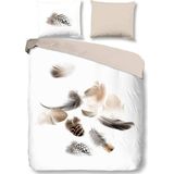 Snoozing Feathery - Dekbedovertrek - Wit - Flanel - 240x200/220 cm + 2 Kussenslopen 60x70 cm