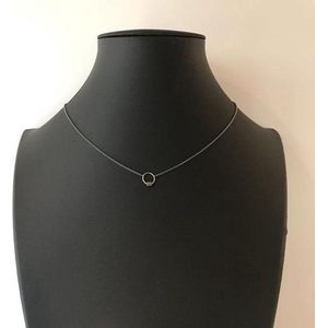 Zilveren 'oogjes' collier vanNienke met 14 karaat geel gouden oog, gouden bolletje en 1.3mm ankerschakel ketting, model 43cm