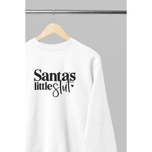 Foute kersttrui - Santas little slut - Wurban Wear | 18+ | Grappige sweater | Leuk cadeau | Unisex sweater | Oversized sweater | Kersttrui heren | Foute kerstkleding | Kerst sweater | Kerst diner | Kersttrui dames | Foute kersttruiendag 2025 | Wit