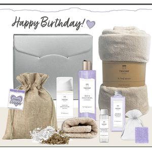 Geschenkset “Happy Birthday!” - 8 producten - 1000 gram | Triomf Original - Giftset voor haar - Verjaardag Cadeau Pakket - Geschenk Luxe wellness cadeaubox Vrouw - Gefeliciteerd - Gift Set Lavendel - Cadeaupakket - Paars