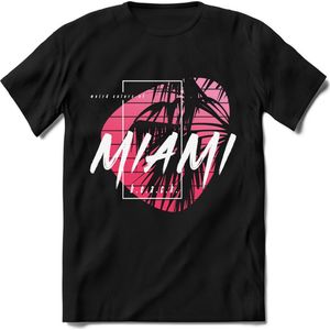 Miami Beach | TSK Studio Zomer Kleding  T-Shirt | Roze | Heren / Dames | Perfect Strand Shirt Verjaardag Cadeau Maat 3XL