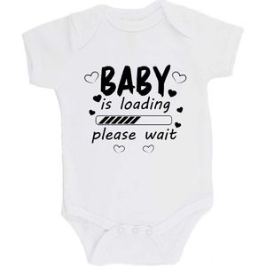 100% katoenen Romper bedrukt met grappige tekst Kado Cadeau Kraamkado Kraamcadeau ""Baby is loading"" 2.0 Unisex Katoen Wit/zwart Maat 68/74