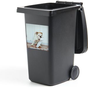 Container sticker Hond spelend met wc-papier - 40x40 cm - Kliko sticker