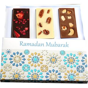 Ramadan Chocoladecadeau - Brievenbus pakket - Handgemaakte chocolade - Natuurvriendelijke geschenkdoos - Melk, Wit en Puur