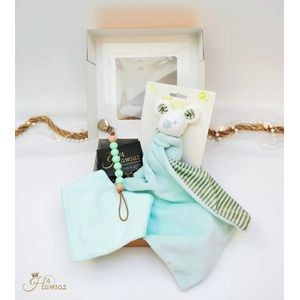 Babygeschenkset - Genderneutraal Kraamcadeau - Babyverzorging - Speenkoord - Baby cadeaubox - Knuffel - Hawsaz.nl kraamcadeaus - Gepersonaliseerde cadeaus - Baby knuffel doekje - Geboortecadeau - Baby set