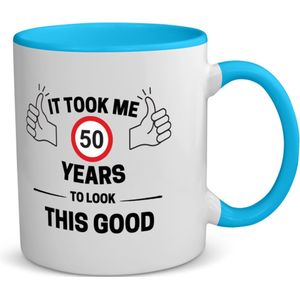 Akyol - it took me 50 years to look this good koffiemok - theemok - blauw - 49+1 - mensen die 50 zijn geworden - 50 jaar sarah en abraham cadeau - jubileum man en vrouw - mok met opdruk - verjaardagsmok - grappige tekst mok - jarig