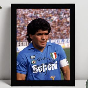 Diego Maradona Ingelijste Handtekening – 15 x 10cm In Klassiek Zwart Frame – Gedrukte handtekening – Argentijns Elftal - FC Barcelona - Voetbal - Football Legend
