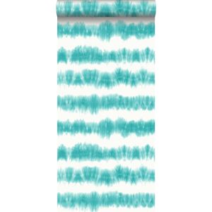 krijtverf eco texture vliesbehang horizontale tie-dye shibori streep intens turquoise en mat wit - 148687 ESTAhome