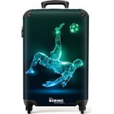 NoBoringSuitcases.com - Kinderkoffer - Silhouet van een voetballer in het groen en blauw - Past binnen 55x40x20 cm en 55x35x25 cm - Handbagage - Trolley op wieltjes - Reiskoffer met wielen - Rolkoffer - Kindertrolley jongen - Koffer kinderen