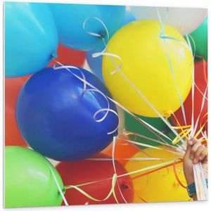 Forex - Gekleurde Ballonnen aan Wit Touw - 100x100cm Foto op Forex