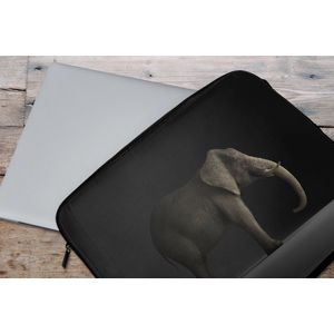 Laptophoes 17 inch - Olifant - Dieren - Licht - Laptop sleeve - Binnenmaat 42,5x30 cm - Zwarte achterkant