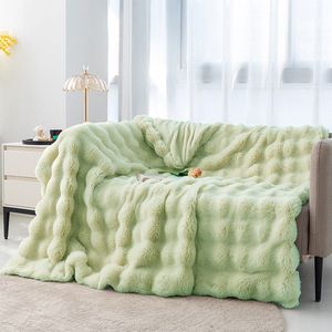 CALIYO Fleece Deken 200 x 230 cm – Superzacht Warm Plaid – Woondeken, Bankdeken, Bedsprei, Dekentje – Geribbeld – Lichtgroen