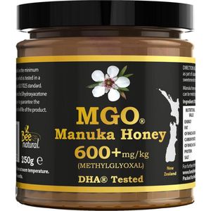 Hoogste kwaliteit MANUKA HONING in een milieuvriendelijke pot van niet gekleurd echt glas. BEE NATURAL MGO® 600+ 250g MANUKAHONING / T.h.t. 01-02-2026 / MGO 263 300 ≥ UMF 10, 400 ≥ 12, 514 550 ≥ 15, 600 625 ≥ 16, 696 720 ≥ 18, 800 ≥ 19, 829 850 ≥ 20