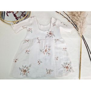 Cream Delicate baby jurkje - vintage floral | Jurkjes & Jumpsuits | PETITE EvelinaApparel