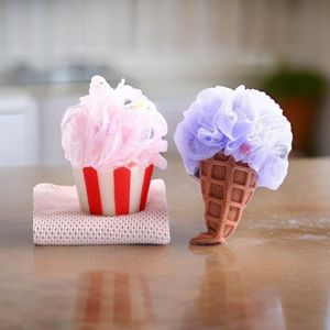 3 Stuks Scrub Sponzen – IJshoorntjes Blauw, Paars, Roze – Exfoliate Bad & Douche – Spons Scrub – Exfoliëren – Set van 3 scrubsponzen – IJshoorntjes design – Blauw, Paars, Roze – exfoliëren in bad en douche – Verwijdert dode huidcellen