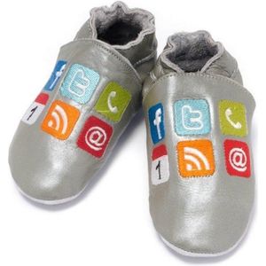 Baby Dutch babyslofjes zilver social media