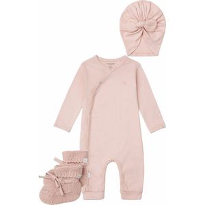 Noppies - Cadeausetje - Cadeaudoosje met Kledingset - Kraamcadeau - Babyshower - 3delig - Boxpak Nevis - Muts Niwot -Slofjes Nelsonn - Rose Smoke - Maat 62