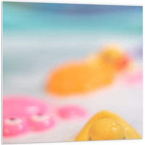 PVC Schuimplaat - Badeendje Drijvend in Bad vol Sop - 100x100 cm Foto op PVC Schuimplaat (Met Ophangsysteem)
