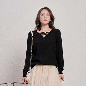 Manlee - m.l. Fijngebreide trui met V-hals. Kleur: Zwart. Maat: L