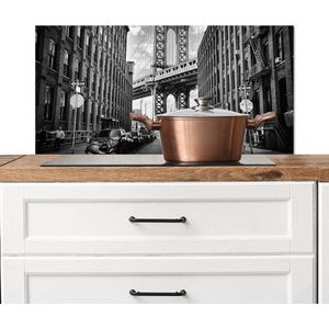 Spatscherm keuken 80x40 cm - Kookplaat achterwand Straat - Brug - Amerika - Zwart wit - Muurbeschermer - Spatwand fornuis - Hoogwaardig aluminium