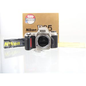 Nieuw (oude stock) Nikon F65 body analoge camera