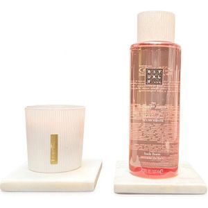 Rituals - Sakura - Bath Set - Candle 140 gram + Bath Foam 500 ml + 2 Hoogwaardig Vierkant Marmeren Plankjes - RITUALS Kaars
