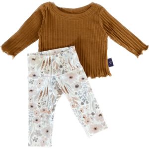 Tweedelig baby setje Camel. Maat 50-80. Handgemaakte babykleding.