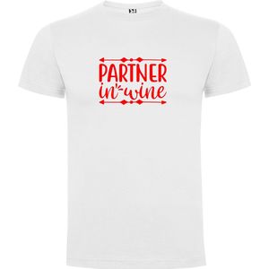 Wit T-Shirt met “Partner in Wine“ Afbeelding Rood Maat S