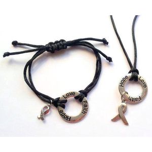 Jewellicious Designs Faith Hope Love ketting & armband zilver met zwart glanzend koord voor Pink Ribbon - collier - hanger met tekst - bijpassende armband - zilverkleurig zwart