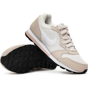 Nike Md Runner Dames Sneakers - Beige/Wit - Maat 40.5