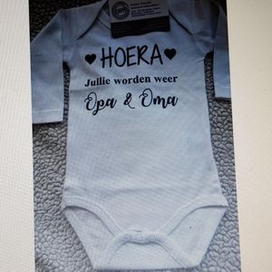 Rompertje baby lange mouw met tekst: Hoera jullie worden weer opa en oma Maat 50-56 zwangerschap aankondiging