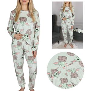 DISNEY Baby Yoda Damespyjama in lichtgroen velours met lange mouwen