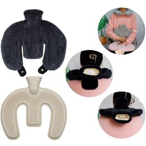 Warmwaterkruik voor de herfst/winter - 1 liter inhoud - U-vormige warmwaterkruik - Warmwaterzak - Warmwaterkruik voor de nek - Cadeau voor familie en vrienden - Lekvrije warmwaterkruik - Benodigdheden voor de herfst/winter