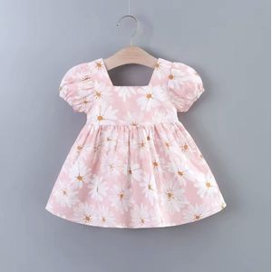 Baby Jurk - Roze met Bloemen - Maat: 74/80 - Luxe Chique Bloemenjurkje voor Baby's - Hoge Kwaliteit - Mooie Babyjurk met Bloemen - Feestjurk / Zomerjurk / Vakantie Jurk - Comfortabel - Babykleding / Meisjes Kleding - Schattige Outfit