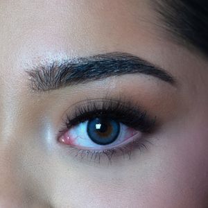 Airy Blue - Jaarlenzen - Roze - Complete Set - Inclusief Lenzenbakje en Applicators