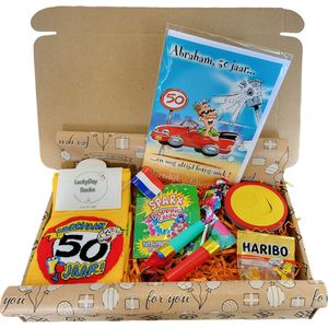 Cadeau box – Abraham – 50 jaar - Verrassing Pakket – Gif box – Grappig - Cadeau voor vrouw man – Kado – Sokken - Verjaardag cadeau – Geschenkdoos - 50 jarig feest - – Maat 41-45