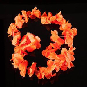 Oranje Hawaii kransen - Hawaii slingers 96 stuks. Oranje feestartikelen
