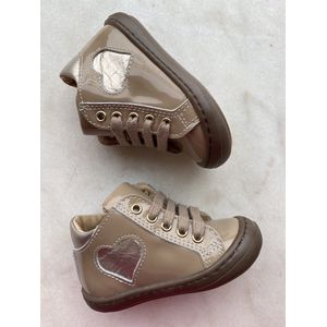 Lunella eerste stapper beige met beschermtop maat 20