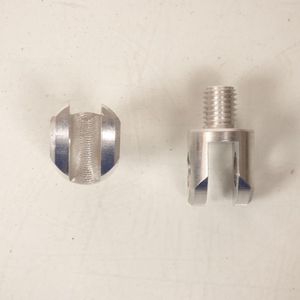 Chape de repose pied Mad pour Moto Suzuki 600 GSXR SU03 / M12 pas 1.75 Neuf