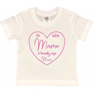 T-shirt Kinderen ""De liefste mama is toevallig mijn mama"" Moederdag | korte mouw | Wit/roze | maat 110/116 (XS)