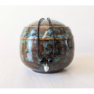 Mapart-keramiek-urn-bruinblauw-bedels-925zilver-hart-70ml