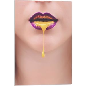 PVC Schuimplaat - Gezicht - Mond - Lippenstift - Vloeistof - Druppel - 50x75 cm Foto op PVC Schuimplaat (Met Ophangsysteem)