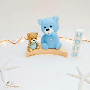 Een LED-nachtlamp in de vorm van een beertje blauw- Hawsaz.nl cadeau - Beer lampje met naam - Kraamcadeau - Gepersonaliseerd - Babygeschenk- kraamcadeau met naam - Kinder Nachtlampje - Naam Personaliseren -Babygeschenk - voor jongens - Nachtlampje