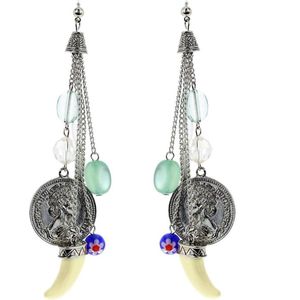 Behave Oorbellen zilver-kleur met blauwe hangers en tand