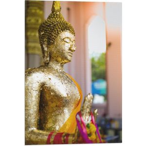Vlag - Zijaanzicht van Goudkleurige Boeddha - 40x60 cm Foto op Polyester Vlag