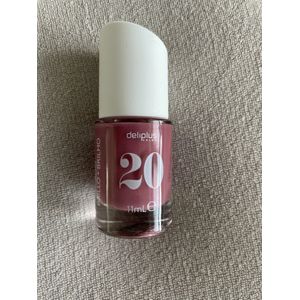 Deliplus nagellak nr 20. Rose. Blijft zeer lang zitten. Van het mooie Spaanse merk Deliplus