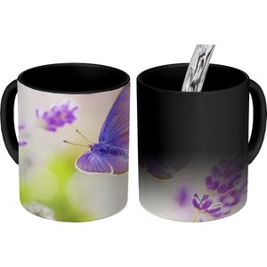 Magische Mok - Foto op Warmte Mokken - Koffiemok - Lavendel - Vlinder - Bloemen - Magic Mok - Beker - 350 ML - Theemok