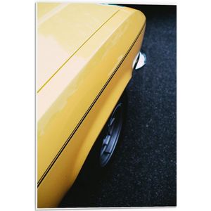 Forex - Motorkap van Gele Auto - 40x60cm Foto op Forex