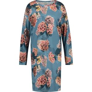 Cyell HORTUS DREAM dames nachthemd lange mouwen - blauwe bloemenprint - Maat 44 Blauw met rozekleurige bloemen maat 44 (XXL)